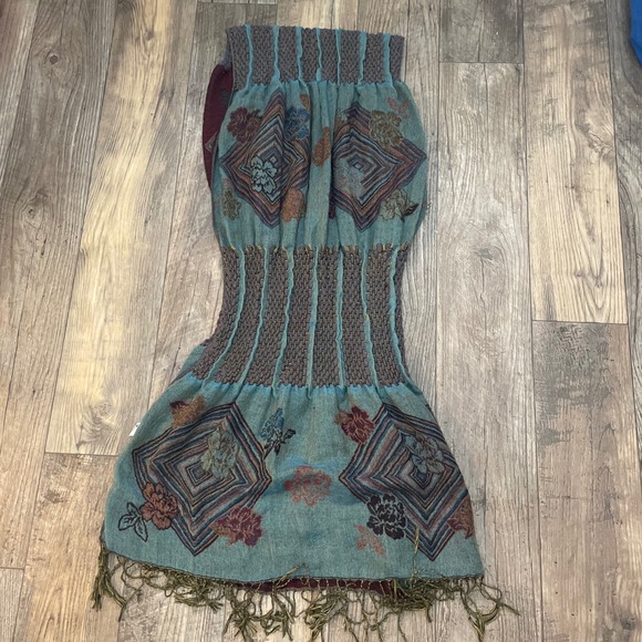 PASHMINA Women's Geometric Floral Smocked Scarf Wrap Shawl Burgundy Teal - Picture 10 of 13